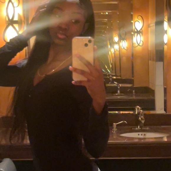 Meet your Posher, Reagan ferguson - Picture 1 of 3